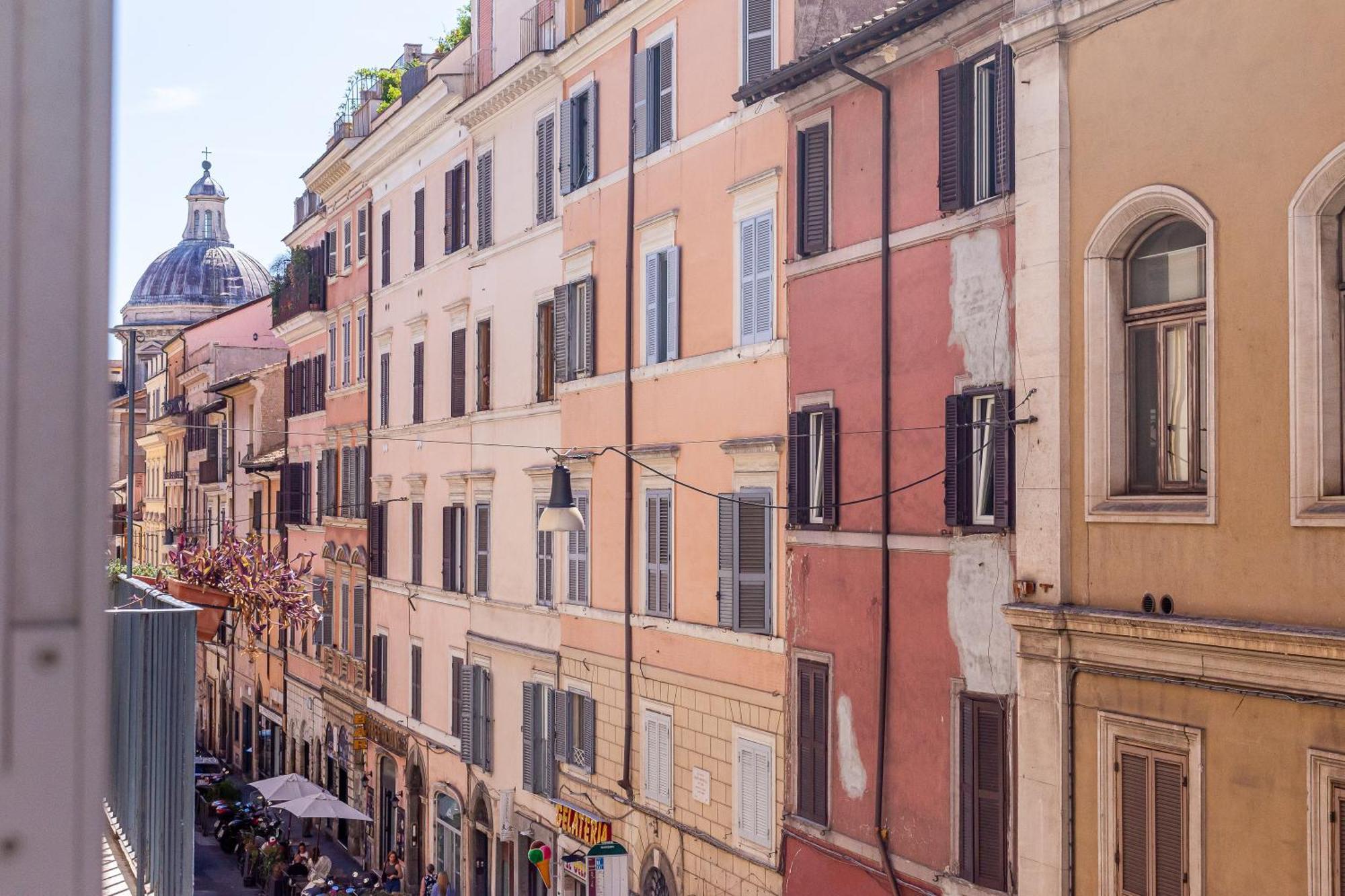 Iflat Space And Comfort In The Heart Of Monti Rome